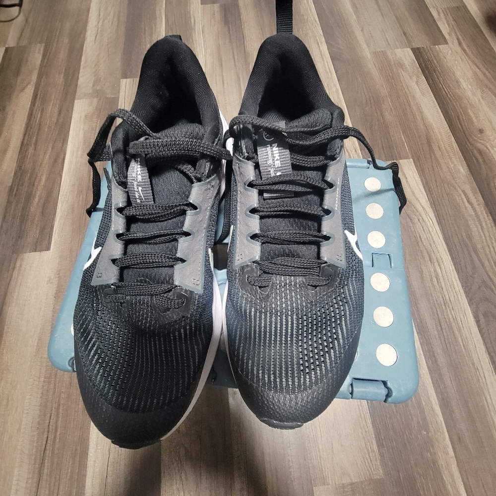 Nike Black and White Men's Sneakers